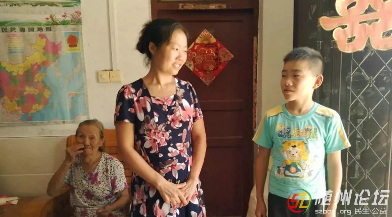 浪河小學(xué)開(kāi)展暑期安全教育和關(guān)愛(ài)留守兒童、情系困難學(xué)生扶貧家訪活動(dòng) (5).jpg.jpg