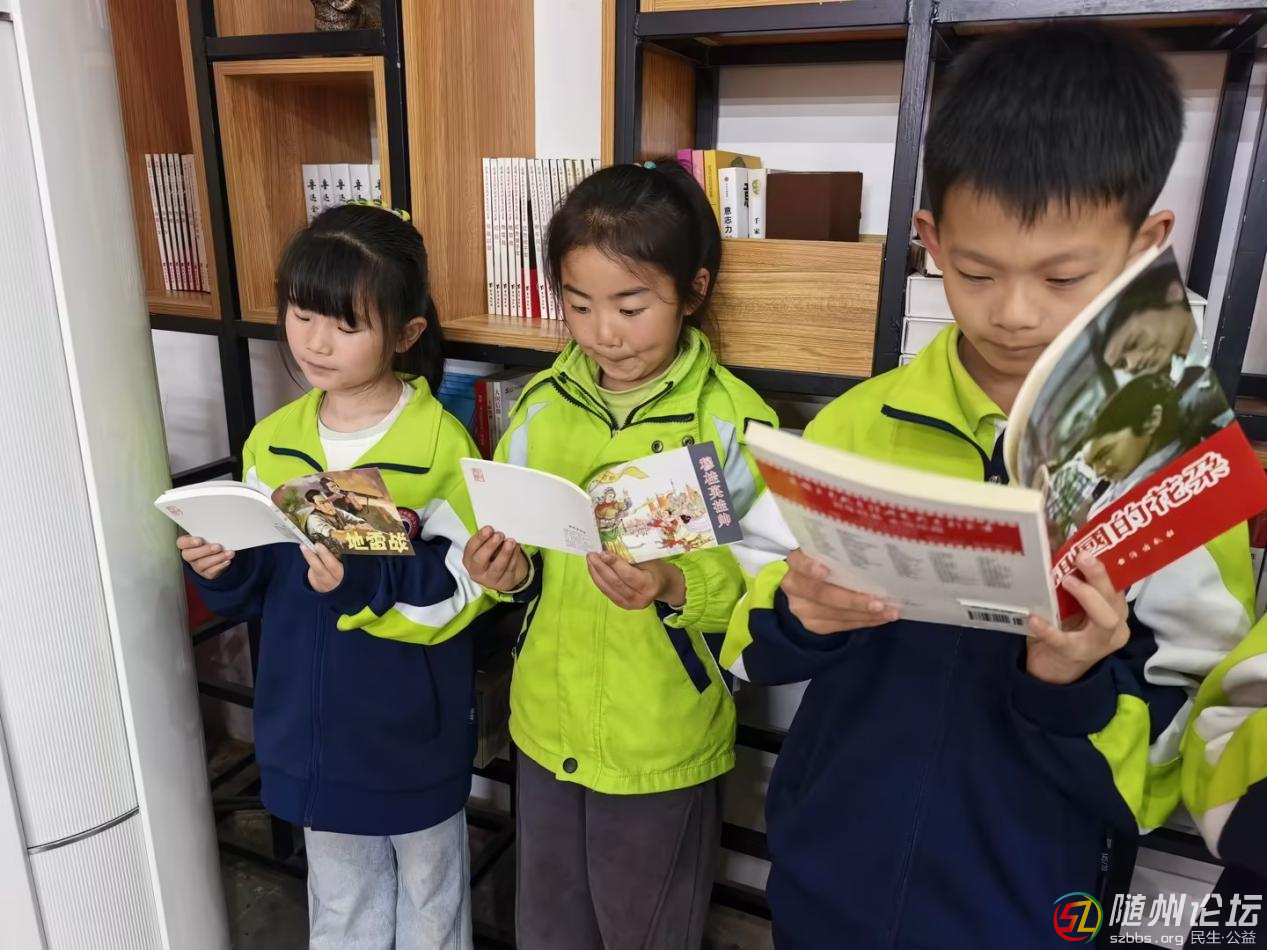 隨縣尚市鎮(zhèn)中心小學開展“同享書韻 紅色經(jīng)典我家讀”  親子閱讀活動