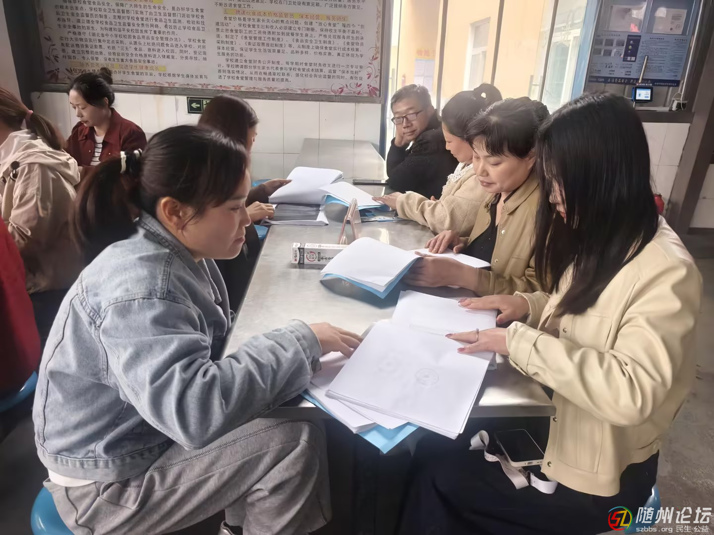隨縣安居鎮(zhèn)中心小學(xué)舉辦食堂“開放日”活動(dòng) 家校攜手共護(hù)校園舌尖安全
